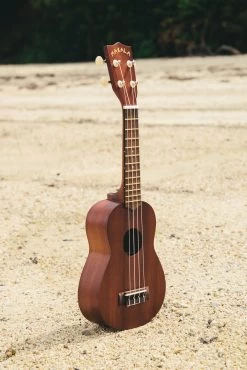 Makala Soprano Ukulele -Ukulele Shop 2018 03 HeartsDesireBeach MK S 8887 WEB